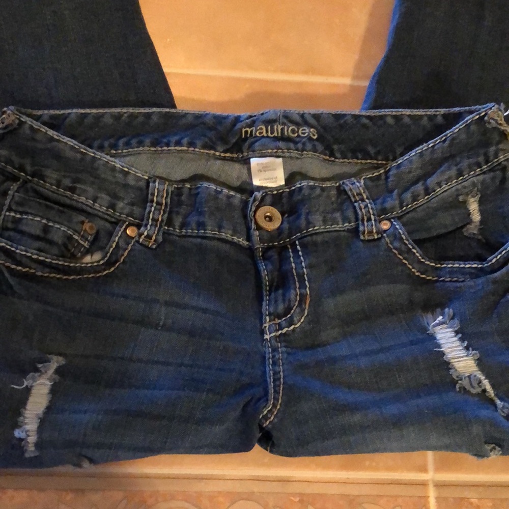HP Maurices Distressed Jean Capris